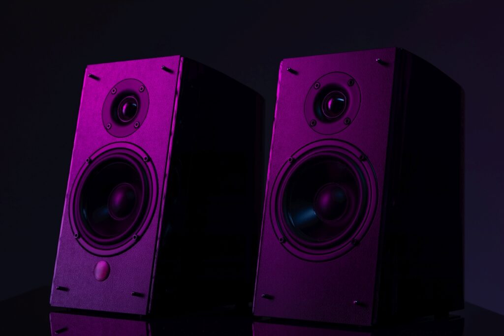 Dlaczego głośniki szumią? Diagnostyka i wybór sprzętu wysokiej jakości (Hi-Fi) Dlaczego głośniki szumią?